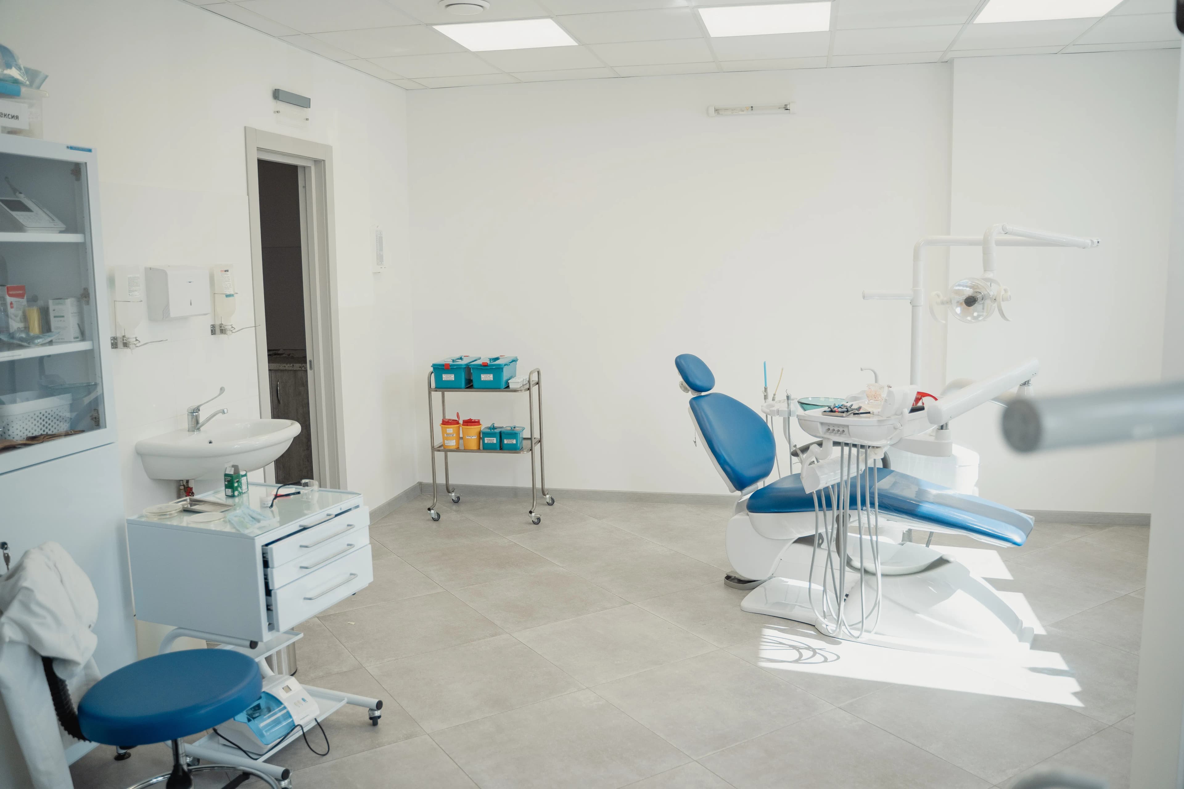 Modern treatment chair and equipment