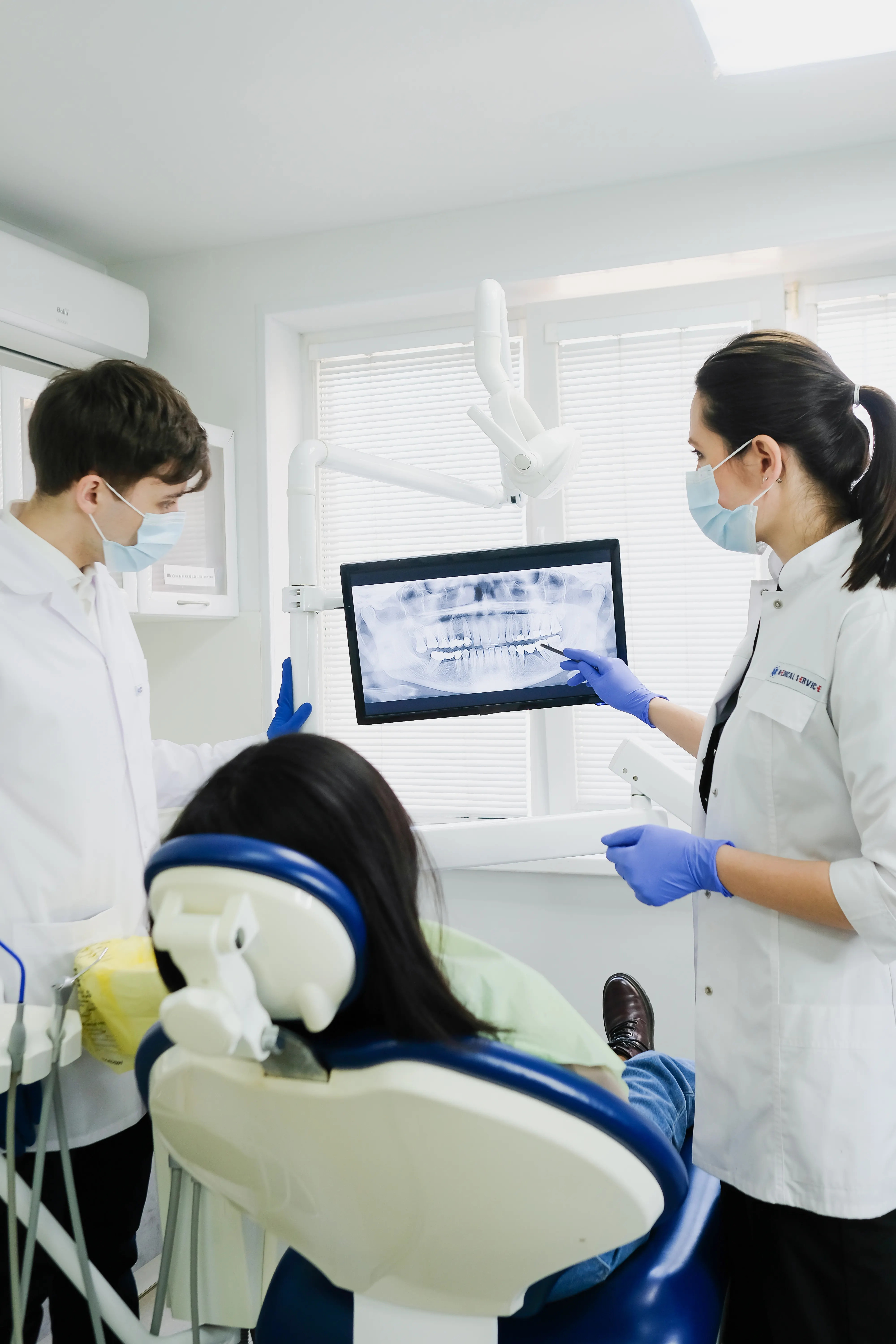 Dental x-ray used to diagnose a tooth needing root canal therapy